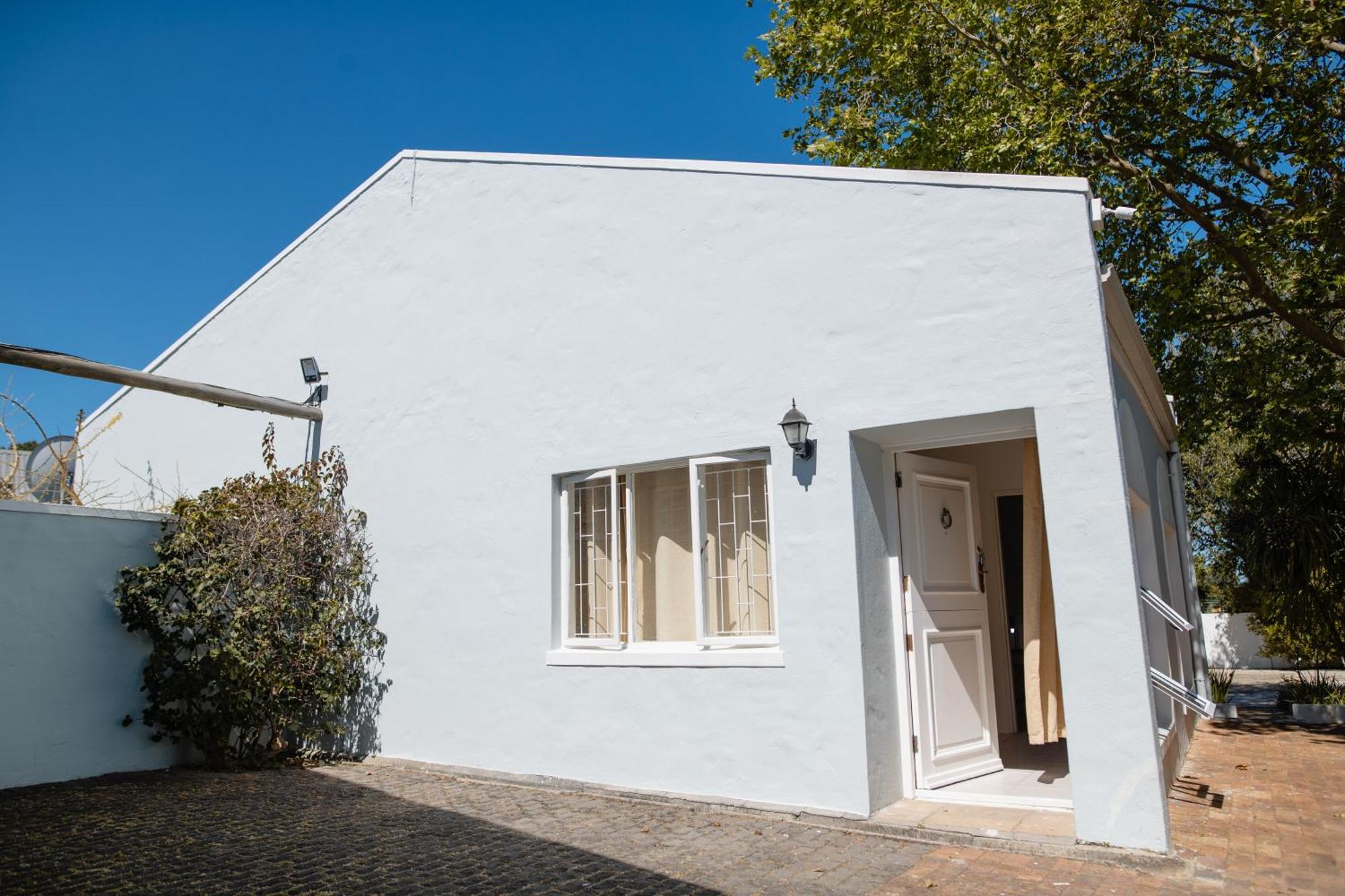 Queen Julie Constantia Villa Cape Town Exterior photo