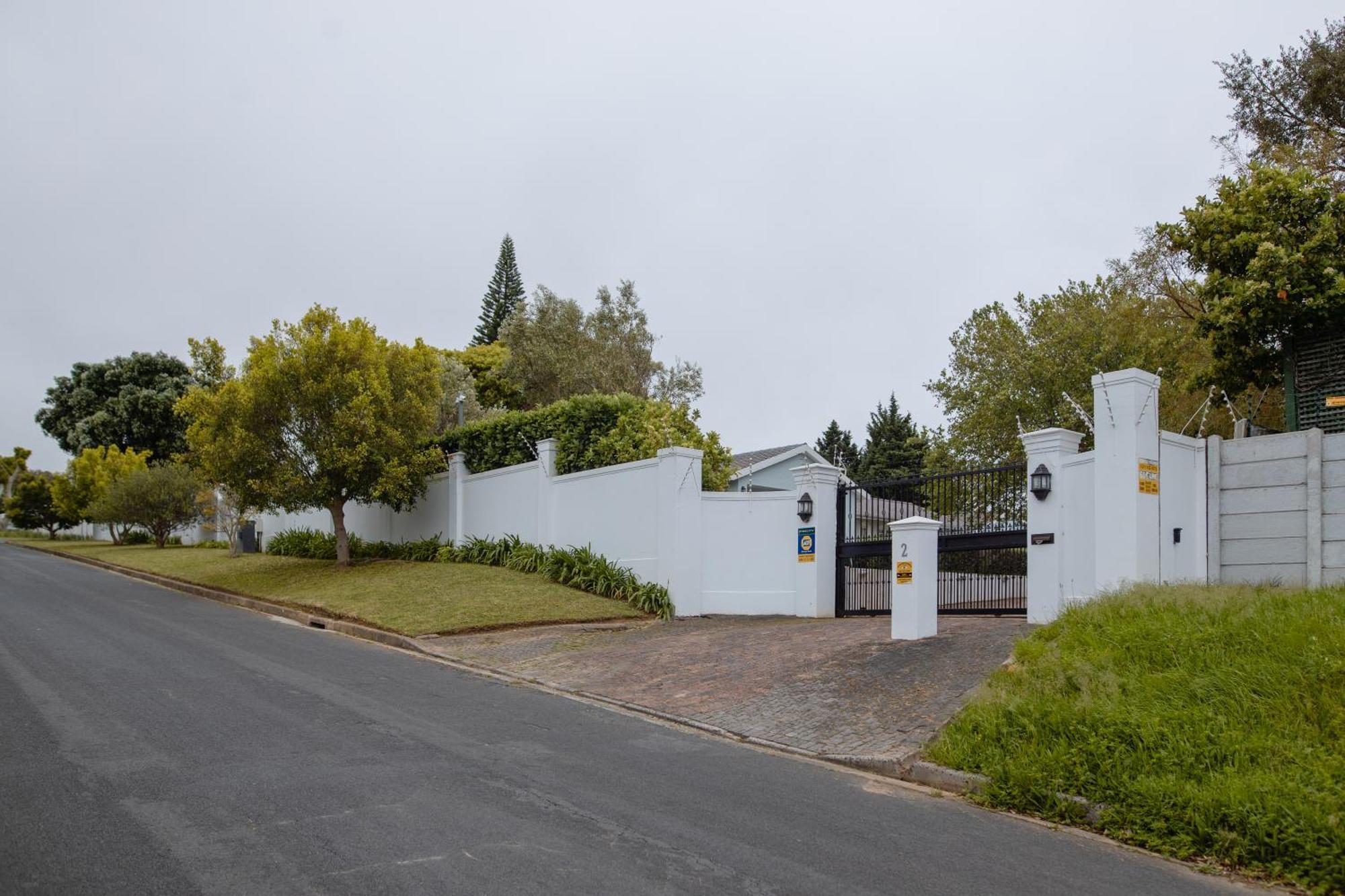 Queen Julie Constantia Villa Cape Town Exterior photo