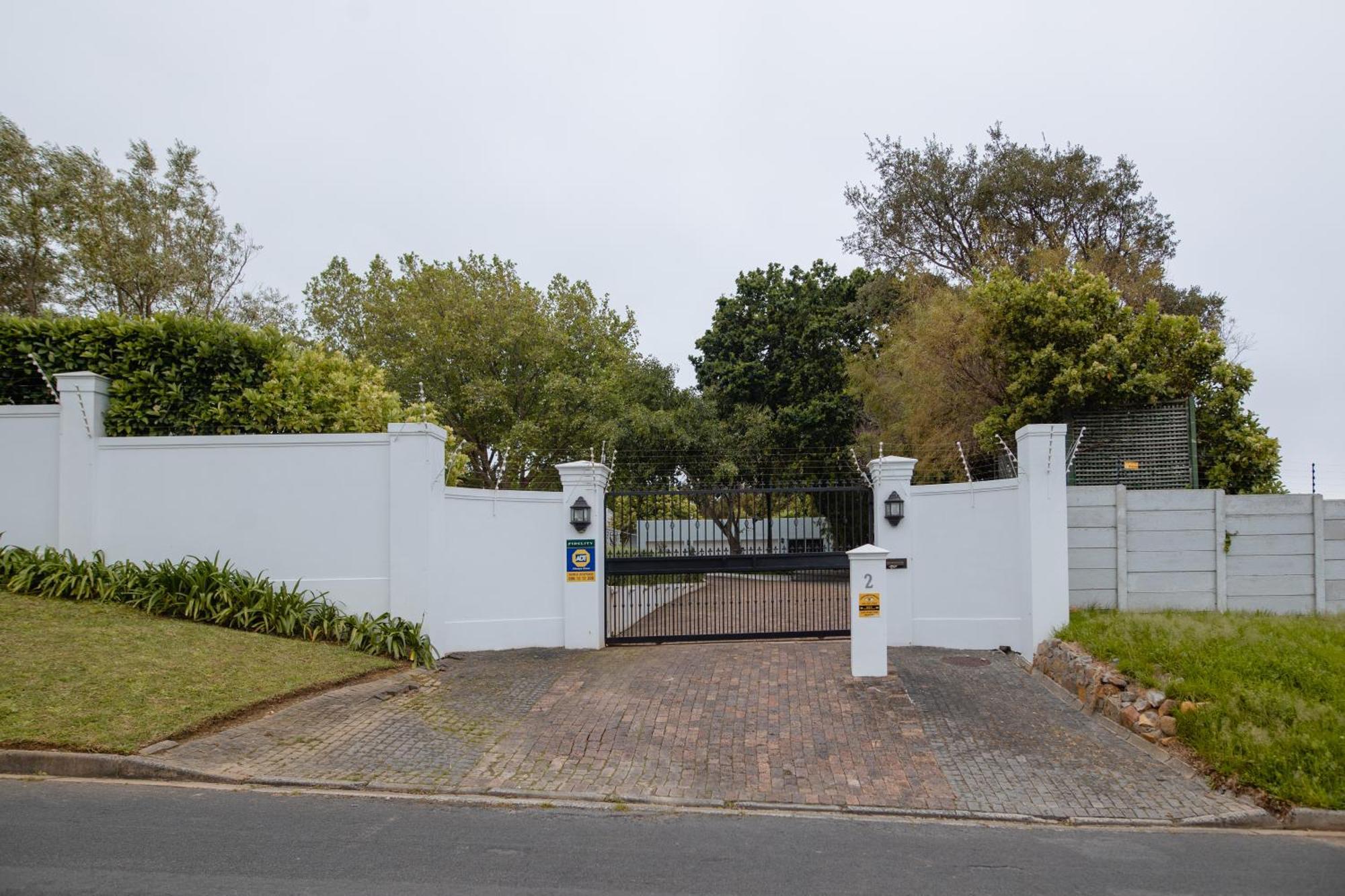 Queen Julie Constantia Villa Cape Town Exterior photo