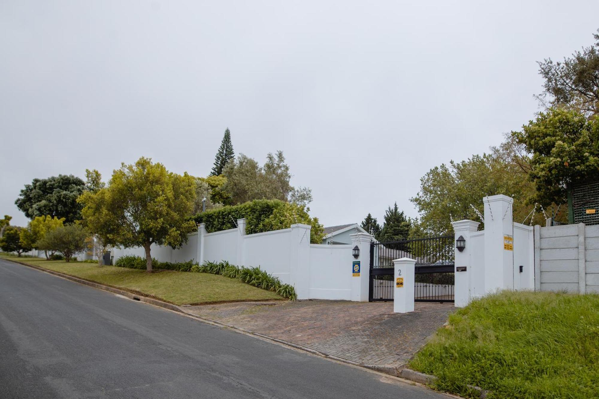 Queen Julie Constantia Villa Cape Town Exterior photo